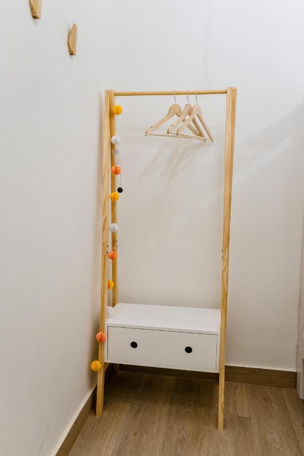 Apartaments La Rambla - Arbequina - 6 Persones Cornudella de Montsant Dış mekan fotoğraf
