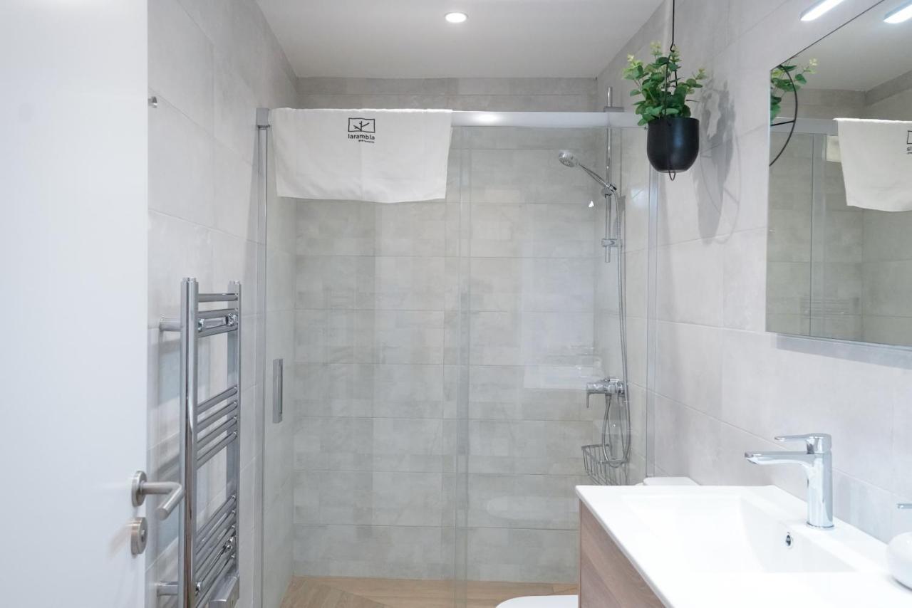 Apartaments La Rambla - Arbequina - 6 Persones Cornudella de Montsant Dış mekan fotoğraf