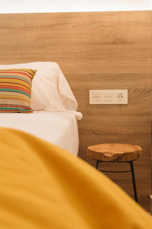 Apartaments La Rambla - Arbequina - 6 Persones Cornudella de Montsant Dış mekan fotoğraf